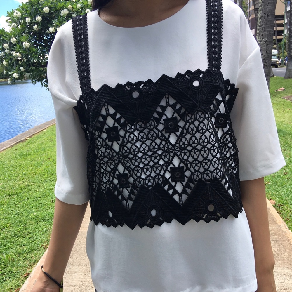 brand new lacer cut top